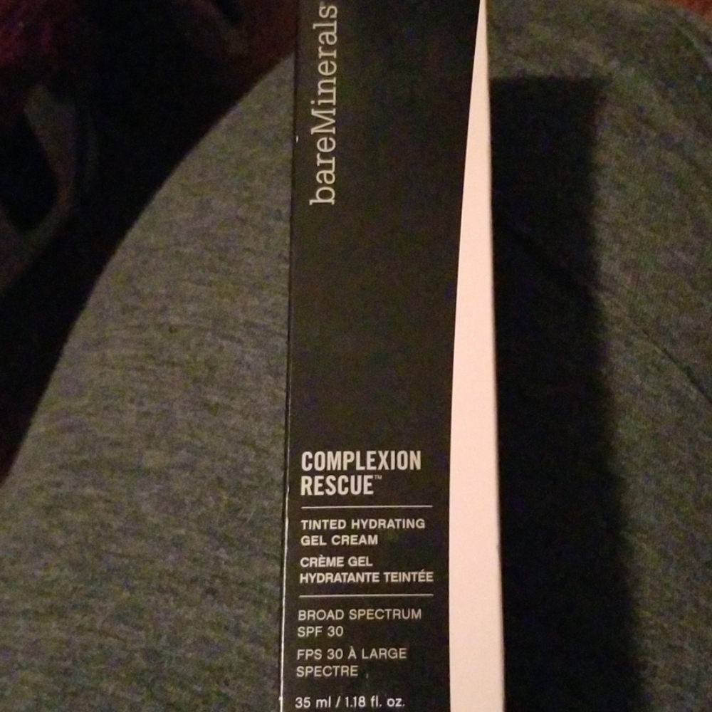 Bare minerals complexion rescue